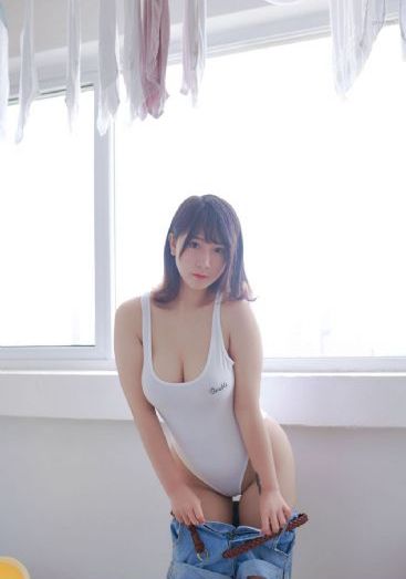 免费看美女洗澡全身光子
