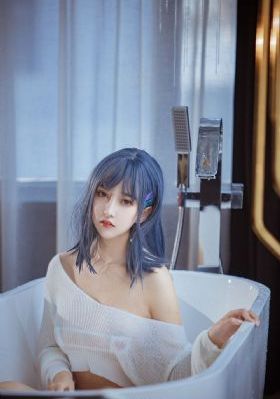 美女扒开尿口让男人操