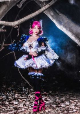 贱妾扒下脱裙子撅屁股迎